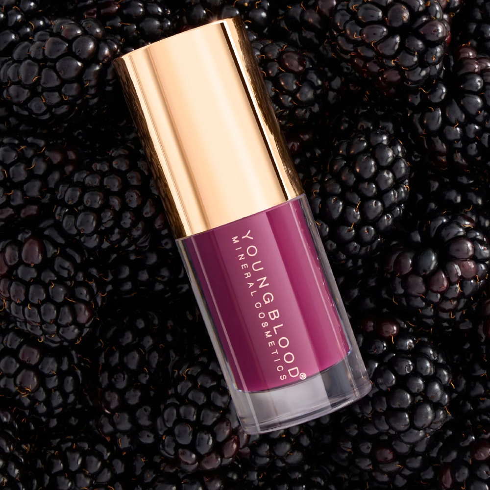YOUNGBLOOD EverGlow Lip Oil Bitten Berry 4,5ml - Олія для губ (ягідний) - фото №2 YOUNGBLOOD EverGlow Lip Oil Bitten Berry 4,5ml - Олія для губ (ягідний) - фото №2
